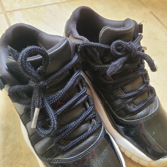 Big kids Jordans Retro 11 low ( black/gym red-white sail - Picture 6 of 7